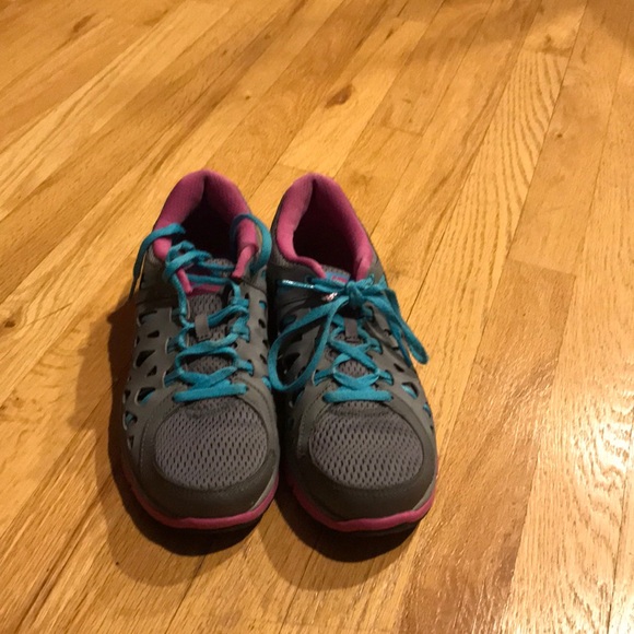 Nike Shoes - Comfortable sneakers just have too many